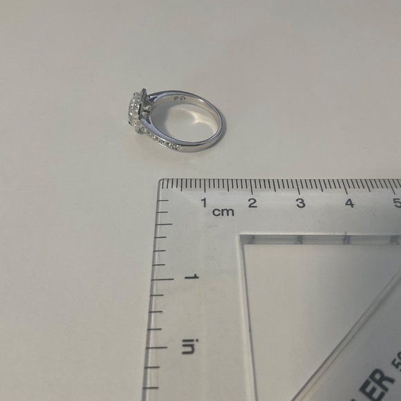 Swarovski Ring Size 6 (52mm Europe) - Picture 2 of 3